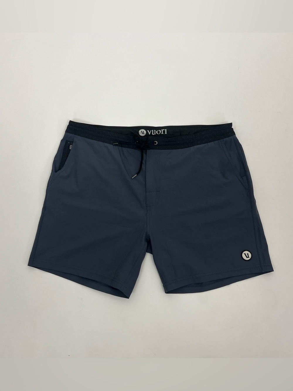 Men’s grey vuori shorts